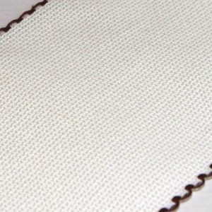 weiß – brauner Rand