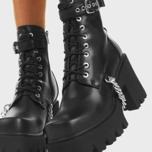 LAMODA Play Hard Ankle Boots