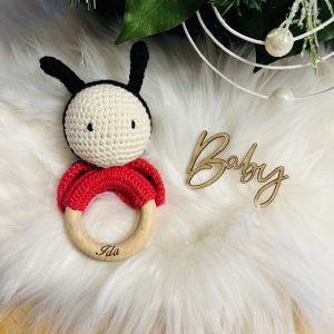 Babyrassel KÄFER gehäkelt personalisiert