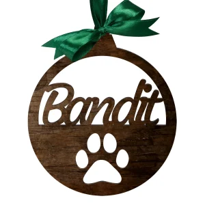 Weihnachtskugel aus Holz mit Namens- und Pfotenausschnitt